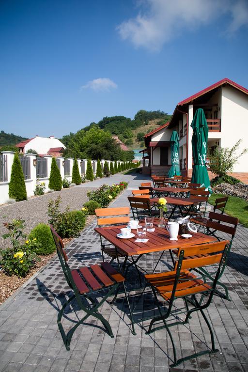 Bed and Breakfast Country Court Curteni Exteriér fotografie