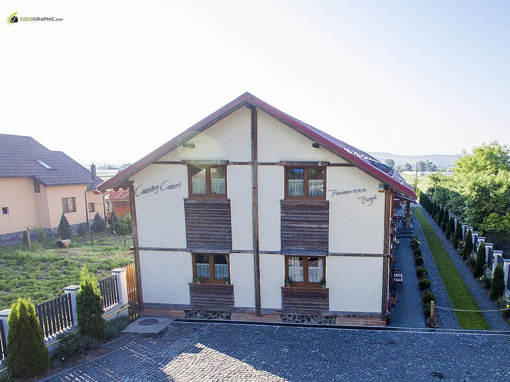 Bed and Breakfast Country Court Curteni Exteriér fotografie